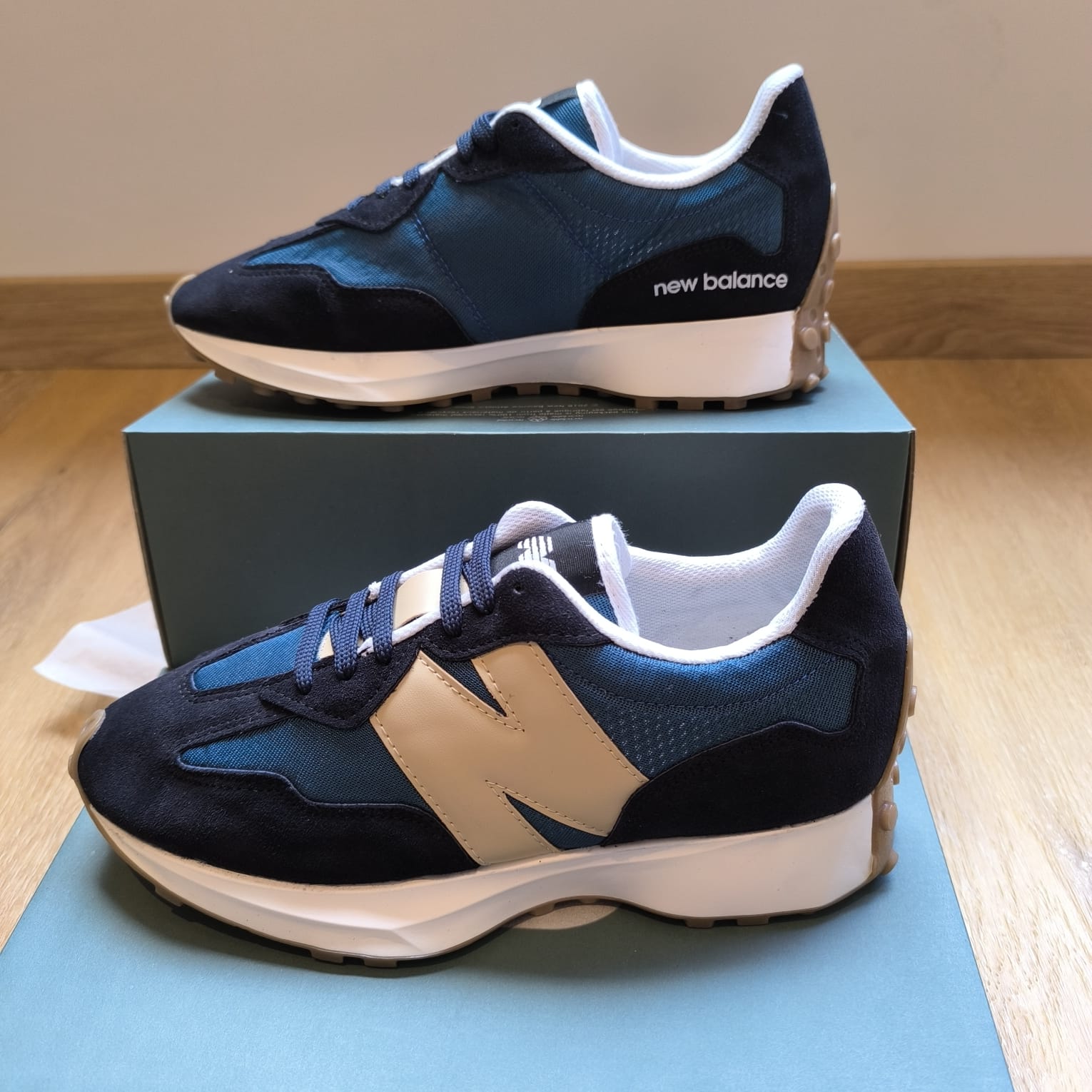 New Balance 327 - azul marino