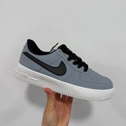 Nike Air Force Gris con Negro