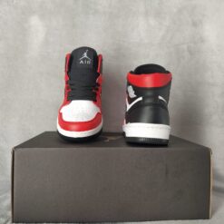 Nike Air Jordan Mid Rojo y Negro ref. 19