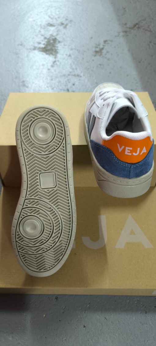 Veja - azul y naranja