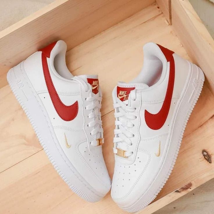 Nike Air Force - Blanco, símbolo rojo