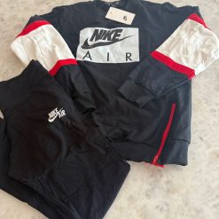 Chandal Nike AIR Negro– Suéter y leggings Chandal Nike AIR Negro– Suéter y leggings