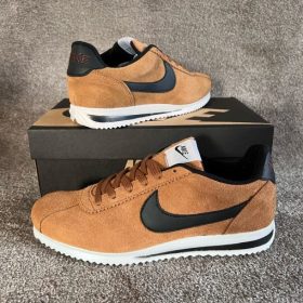 Nike Cortez Blanco con Rojo