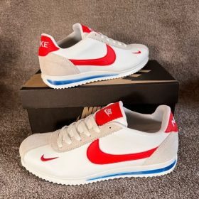 Nike Cortez Blanco con Rojo