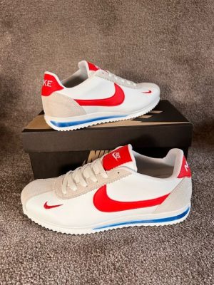 Nike Cortez Blanco con Rojo