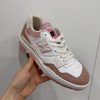 New Balance 550 blanco con rosa